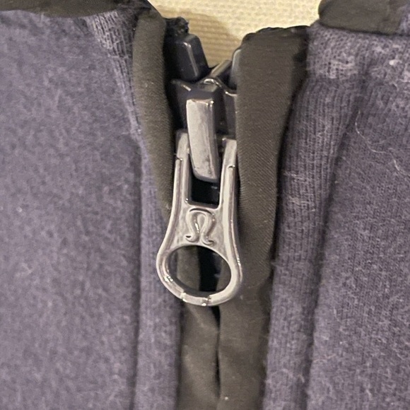 Lululemon City Bound Full Zip Jacket Size 8 Navy Blue w/Black trim - Picture 5 of 11